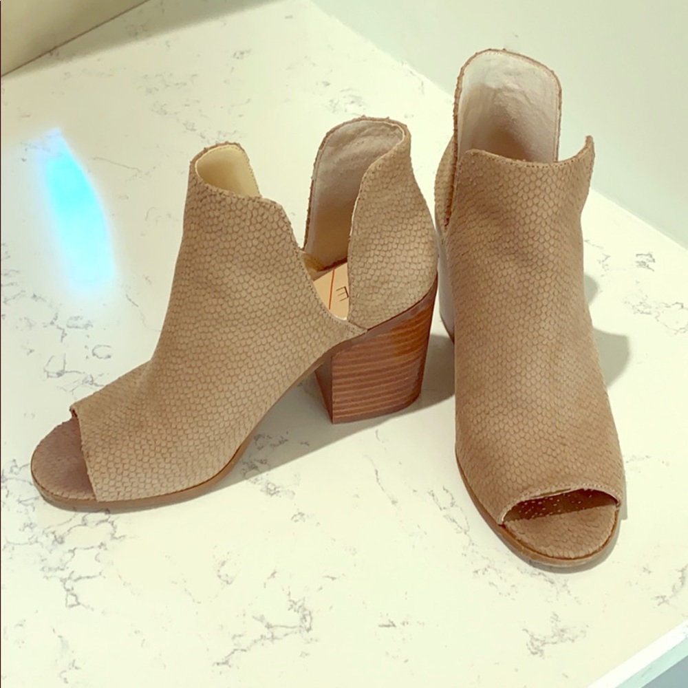 Sole society size 8 open toe sandals